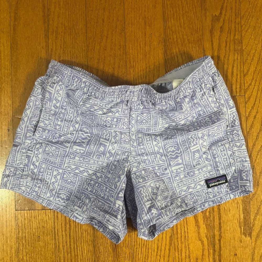 Patagonia Grey and White Patterned Shorts Kids Size XL